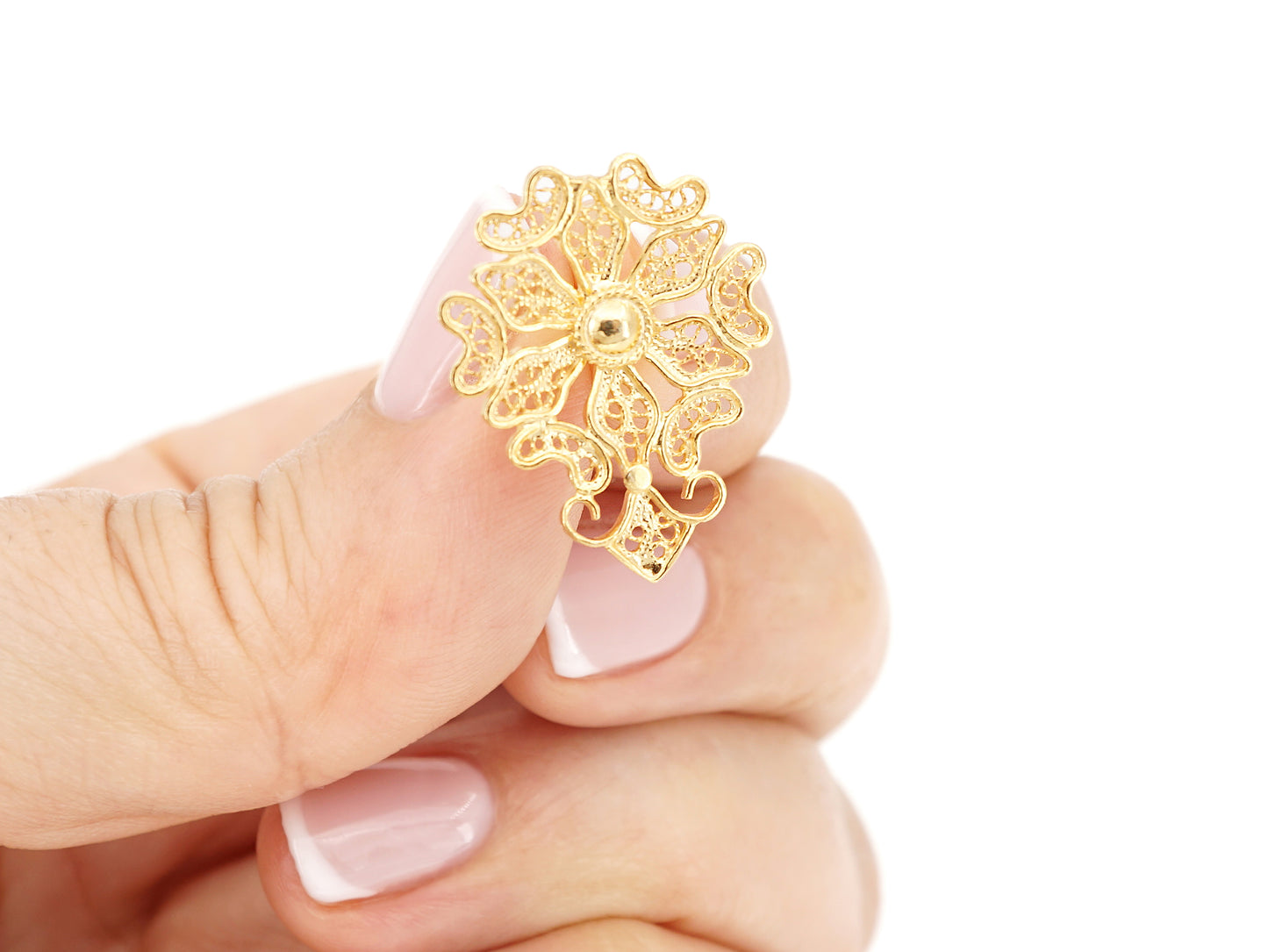 Pin Filigrana Portuguesa, Prata de Lei 925 Dourada - Pormenor na Mão