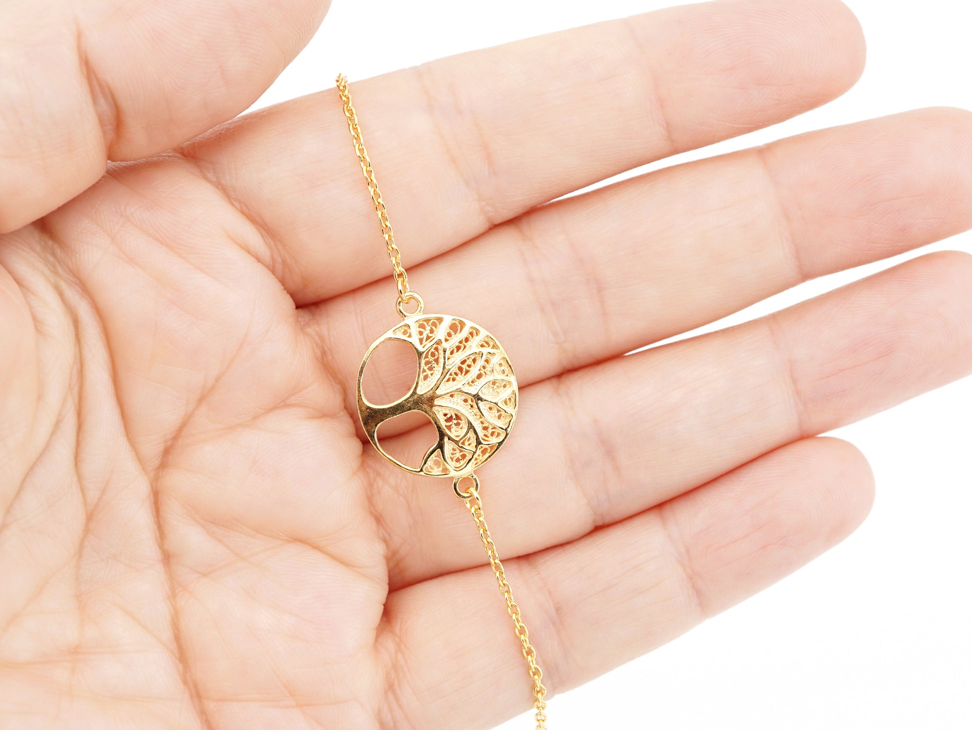 Pulseira Árvore da Vida, Filigrana Portuguesa, Prata de Lei 925 Dourada - Pormenor na Mão