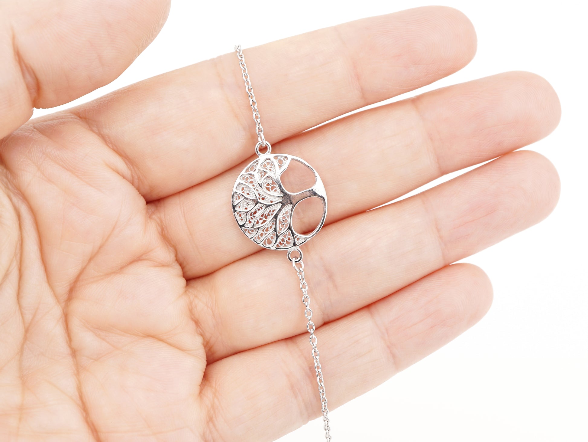 Pulseira Árvore da Vida, Filigrana Portuguesa, Prata de Lei 925 - Pormenor na Mão