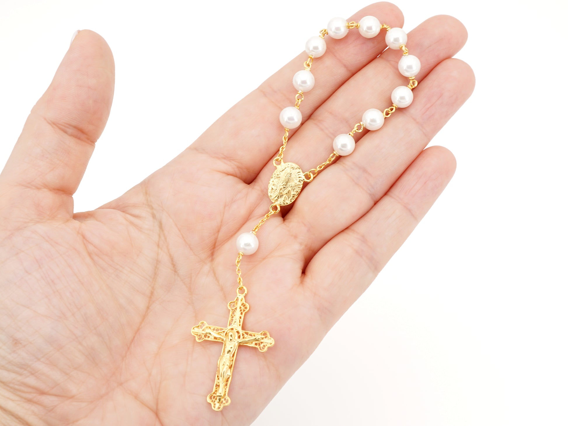 Mini Terço Dezena Filigrana Portuguesa com Pérolas - Pormenor na Mão