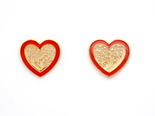 Brincos Coração Pequeno Esmalte Vermelho, Filigrana Portuguesa, Prata de Lei 925 Dourada - Vista de frente