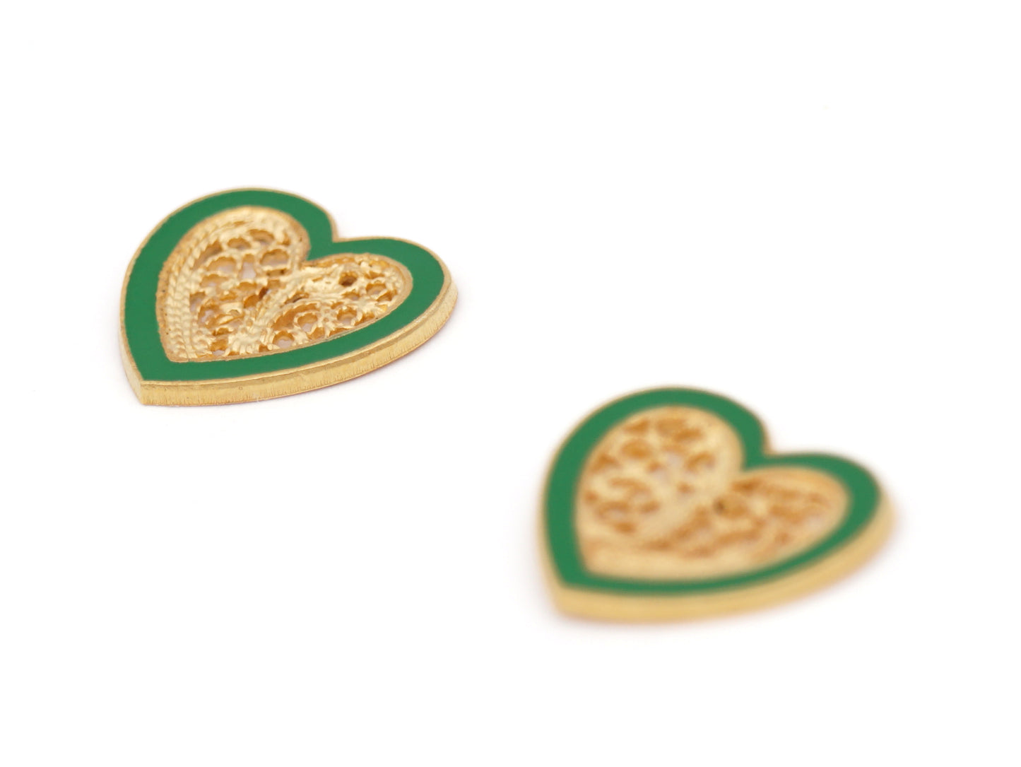Brincos Coração Pequeno Esmalte Verde, Filigrana Portuguesa, Prata de Lei 925 Dourada - Pormenor