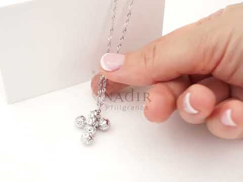 Colar Torcido com Cruz Pequena de Contas de Viana, Filigrana Portuguesa, Prata de Lei 925 - Vídeo