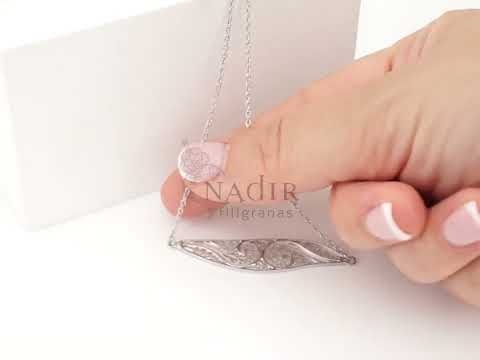 Colar Elemento Alongado Assimétrico, Filigrana Portuguesa, Prata de Lei 925 - Vídeo